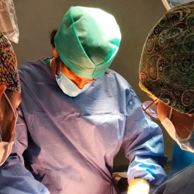 Urólogo en Fundación Instituto Valenciano de OncologĆa (FIVO), Miembro Grupo CUETO @infoaeu @Uroweb, ClĆnica Urosalud, Fellow European Board of Urology (FEBU)