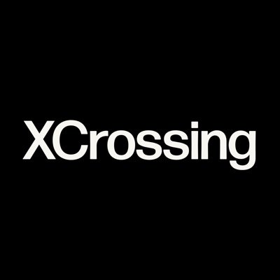 XCrossing (エックス・クロッシング)。英語で「スクランブル交差点」を意味します。趣味も、世代も、住んできた街も違う3人が、スクランブル交差点で出会うように、様々な話題を行き交わせる、おしゃべりの交差点です。今日のエックス・クロッシングであなたが出会うのは、どんな話題でしょう。