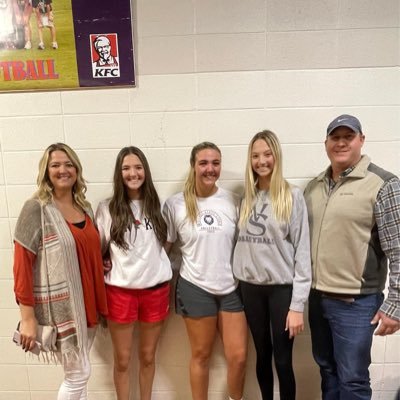 dusty_shadix's profile picture. Girl dad, husband, gym hopper and assistant coach SGB 17U Select