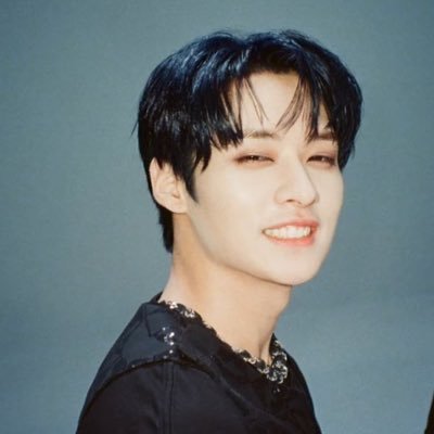 ⚠ Impulsive buyer || '95 liner (call me ate lols) || Stray Kids Stan /Stay || Sparks collector || Minsung Stan || Cat mom || Adult (working) || 🇺🇸 based