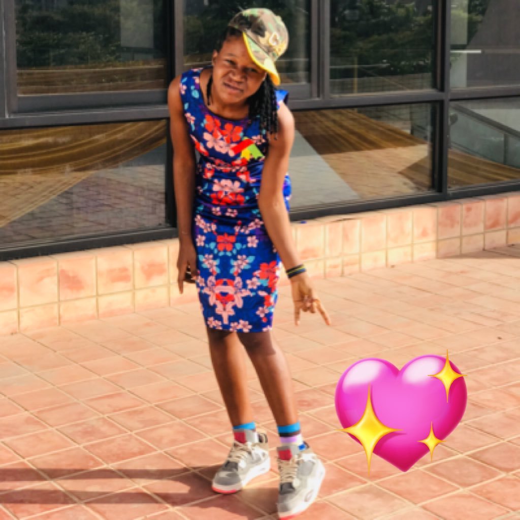 I am Responsible, Respectful,trusting, am good, I like reading 📖,writing,researching and more . I love ❤️ playing games ,I love music 🎶 too,I love dancing 💃