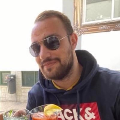 Joueur R6, patron d’une société , assistant social et streamer quand je me rappelle que j’ai une chaîne!