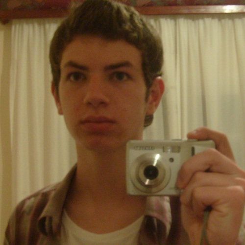 matheus_sbarde's profile picture. ariano, 16 anos, amo minha família, amigos, futebol, violão... curto a vida numa boa ;D