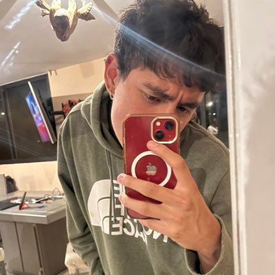 Músico, Artista y Compositor . Hago la música que siento, que amo, que piden. Kpricornio