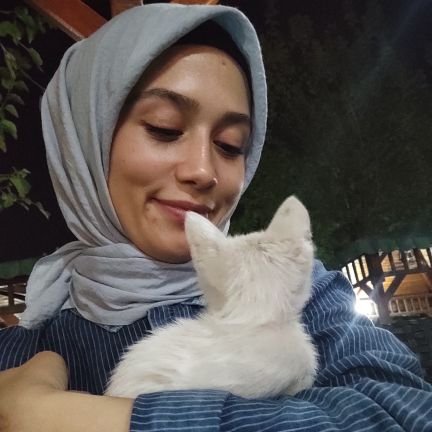 aysenurbber's profile picture. 