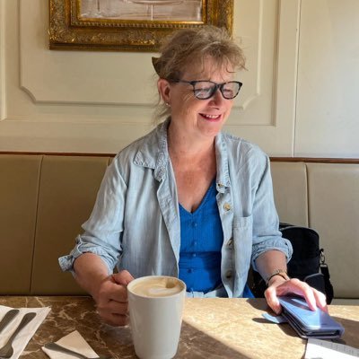 Independent Celebrant, Complementary Practitioner, golfer, crafter. #iamwi