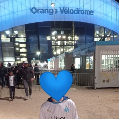 Supporters de l'OM a vie 💙🤍🔥⭐
Du virage s'élèvera
La chanson des Marseillais 🧨🥁
Palmarès: Auba a liké un de mes tweets
