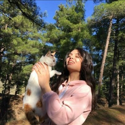 cansuugokmen's profile picture. 🍀📚 booklover