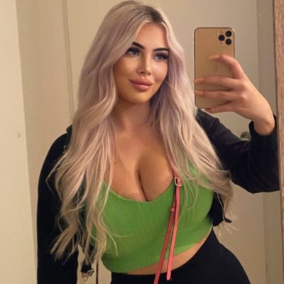 allysophiiie's profile picture. 23/ Germany Snapchat: Allysophiie insta : Allysophiie Snapchat : allysophiie