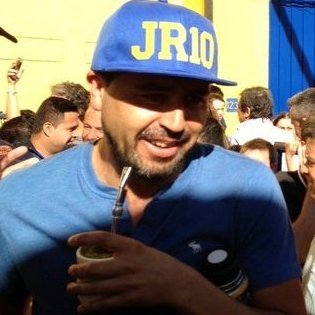 A lo #Boca se vive mejor 💙💛💙. Somos el pueblo y el carnaval. El que nunca descendió el que mas copa ganó