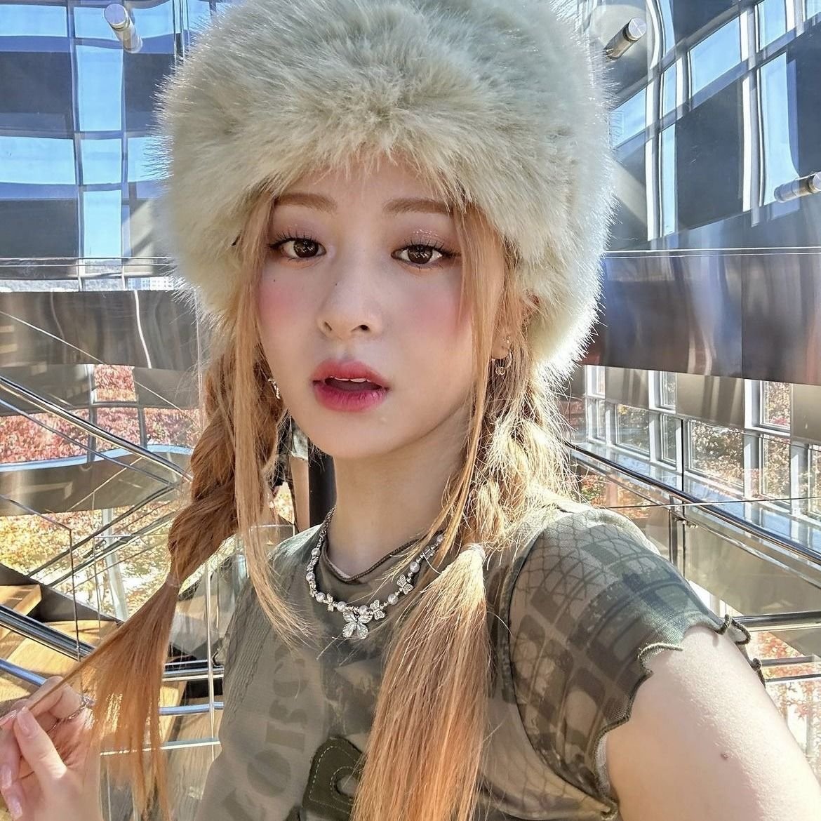 i34ws's profile picture. she!her isfp taurus 14 carat flower fearnot