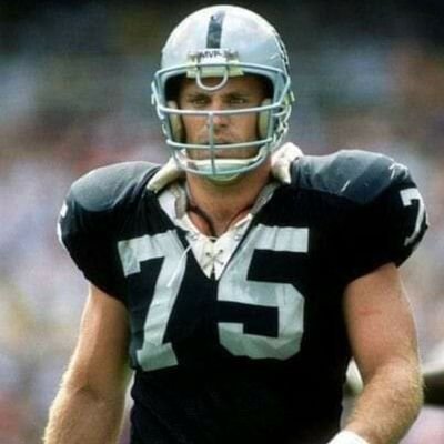 AdrianLong75's profile picture. Divertido