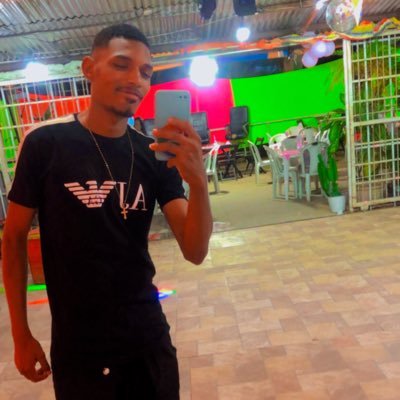 Vivendo + Postando -. Trem Mais Caro🏌️‍♂️ 🖕 
#ETERNOCalosVinicius 💔😭😭
#ETERNOWesley 💔😭😭
#ANTARESCV🚩 O Bom Filho A Casa Retorna.✍🏌️‍♂️🚩