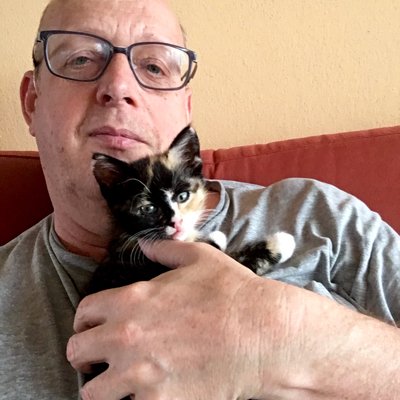 Edvdijk's profile picture. Levensgenieter | altijd opgewekt | stamt nog net uit de fifties | Iedereen heeft recht op mijn mening | BBQ |  | Retweet = eens