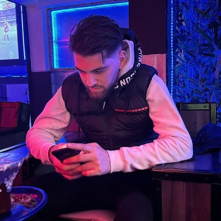 OfficielPogo's profile picture. Rappeur, Auteur, interprète 💿📀