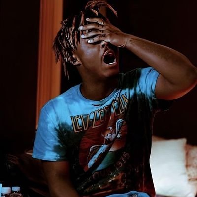 Juice wrld™
 Born to be famous  RongRende🔥
MUFC ❤🇰🇪