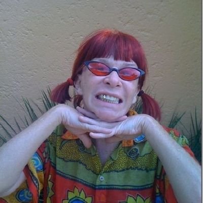 dj, toca aquela da Marília Mendonça...