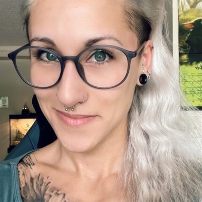 she/her - Lover of all things Star Wars & Ghibli. Enthusiastic Waluigi fan. Gym rat. Occasional vocalist. Adjunct counseling professor. 🩵💜🩷