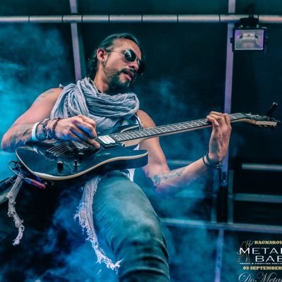 Mario_Del_Rio's profile picture. Músico, compositor, guitarrista, vocalista en The Darkstar Calling, Alia Tempora, Erszebeth, Oblivion Requiem entre muchas otras monerías.