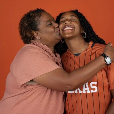 Texas Soccer ‘28🤘🏾 l ‘06 USYNT player pool🇺🇸 l SHS ‘24 l basketball account @kendellw2024