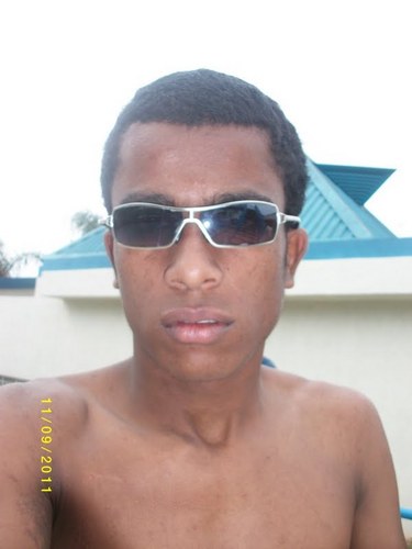PODEE CHAAMAR QUE ELAAS VEEM