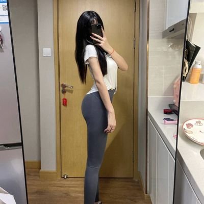 xKJMMrE1milFpxk's profile picture. You think that my back is to you, just that means think I don't love you, but it's just that what you see is not necessarily the truth