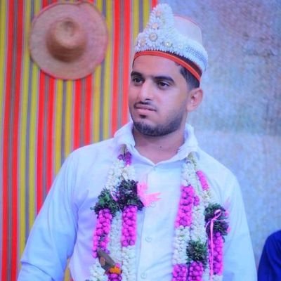(منشد تهامي'متولي الله ورسوله وآل بيته وسيدي ومولاي/عبدالملك بدرالدين الحوثي سلام الله عليه)
رئيس فرقة الشهيد الصمادالانشاديه/الحديده
خريج إذاعه وتلفزيون
