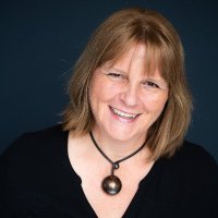 Caroline Leech (@carolinesblurb) 's Twitter Profile Photo