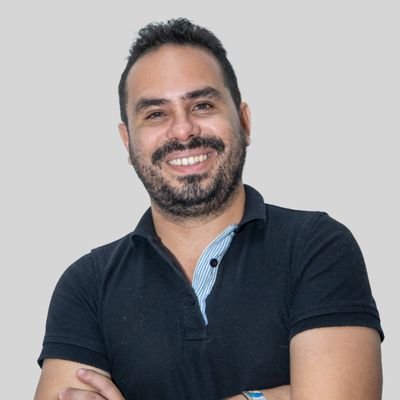 Consultor en AeroSupport FBO SMR. Dios primero, mi familia después, y antes de mis amigos y el amor, mi PC Gamer.