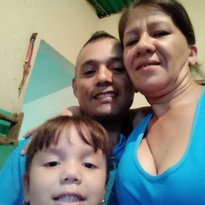 alvaradoanton20's profile picture. Feliz con mi  hija dusleinnys y mi esposa....