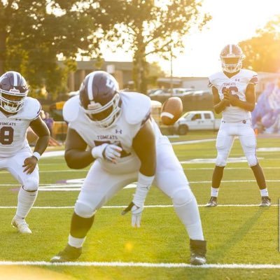 5’9 RG/NG 256Ib. Bench335 squat505 1st Team all region O-Line Haywood high school📍C/0 23’