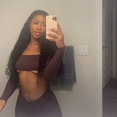 keilaamackerr's profile picture. sweet like honey | 1913