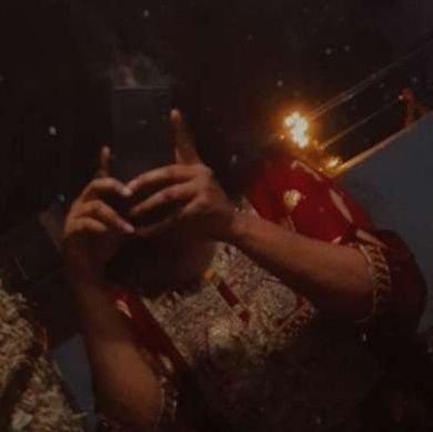 nhiiyaar's profile picture. 