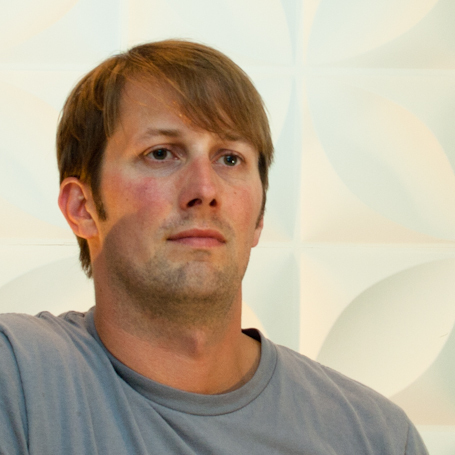 WORK: UX, Product Design and Branding. LIFE: fun dad, optimist, musichead, swimmer, biker, beer fan, traveler, DIYer, doer.