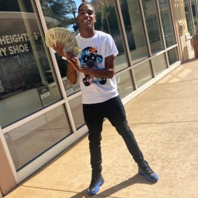 #UNLV 🎲#💰Money💰.🔌power 🔌 🔫 RESPECT🔫😎R.I.P .LIL RICO😎#FREETHEDEMONS