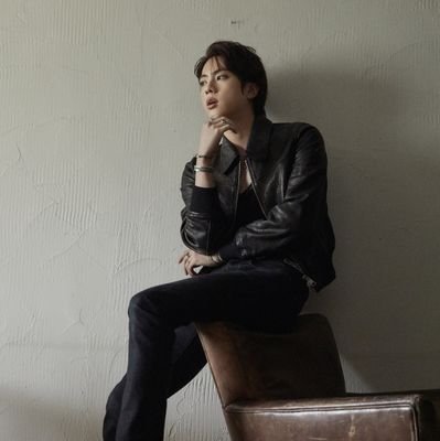 Vicky04121992's profile picture. All we have is now...⟭⟬⟬⟭  ° • ☆ ♡ • °