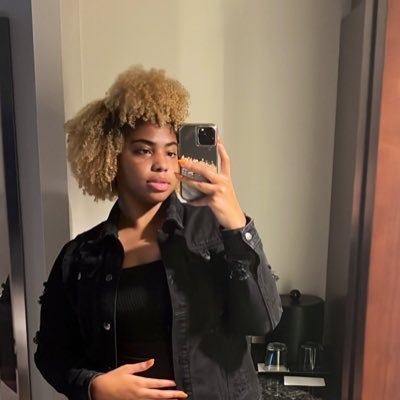 New Account☺️ | 22| All about vibes ✨❤️ | NSU ALUM🔰| Tech Baddie 🫡| TBS 🌹|IG: _lxveNi_