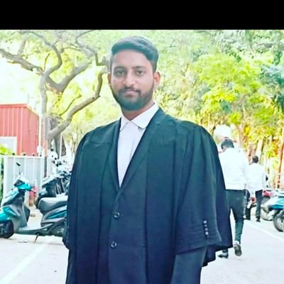 Man clad in the robes ⚖
Affluent among the Crowd
Narcissistic,Nature-lover
Dravidian stock
Offical spokesperson of DMKதலைமை கழக செய்தி தொடர்பு துணை செயலாளர்