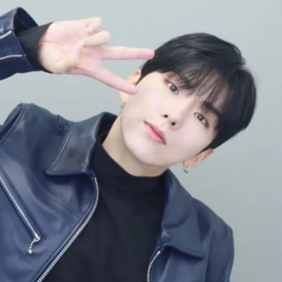 l0veyoo_'s profile picture. 워어어어얼 화아아아아 수우우 모오옥 그음 퇼의 시간 속에서