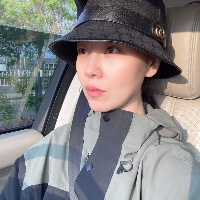 yngbng15's profile picture. 爱向人间借朝暮