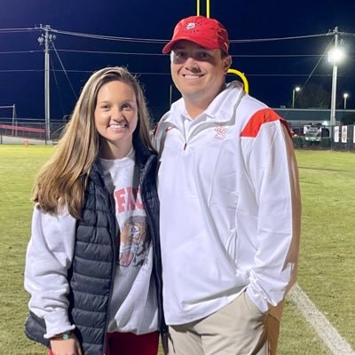 Coaches Wife 🏈🐅❤️                        Dog Mom 🐾                           Occupational Therapist 🥼