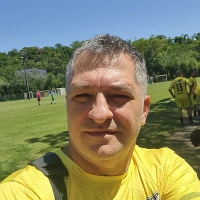 Consultor, mentor, empreendedor e professor de negócios, com mais de 25 anos de mercado.