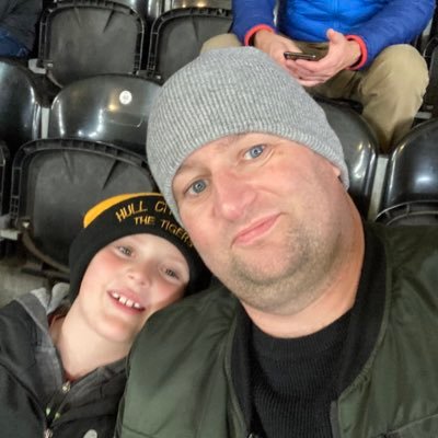 Hull lad and Dad. Love footy, rugby league and the darts. Really need to grow up.