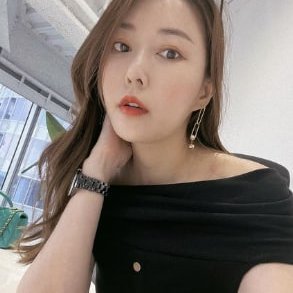 我是新泰科技的人事招聘人员需要中文和英文的外籍朋友 初中教育即可熟练操作电脑及打字 没有不良嗜好底薪10000人民币+提成 包食宿 每天工作10个小时