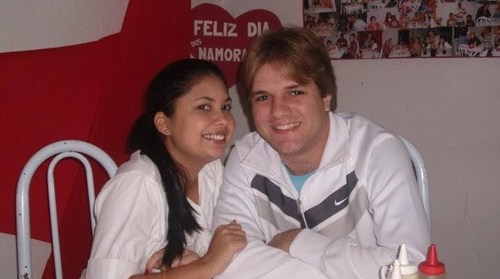 Graduanda em C.Contábeis, amante da Família e de meu Salvador Jesus, namorada de @emanueldssilva, a felicidade esta sempre ao meu lado!