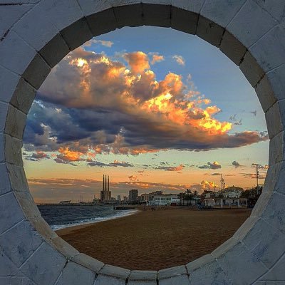 Nascut a Badalona ; no lligat enlloc. Mes clar l'aigua!! 🤷🏼♂️😋 poc a poc sempre 🤪. 🏴 🏴☠️