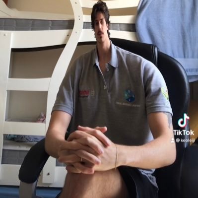 keoleiji's profile picture. @ConvertToText