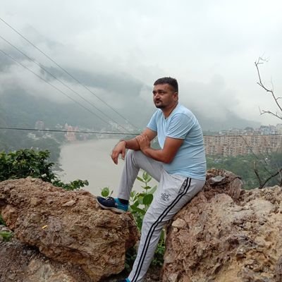शिव भक्त. Proud Hindu. 🚩🚩🚩
RSS Supporter.💯 % FB.
चमचे व गद्दार दूर ही रहें ।।
जय भोलेनाथ। 🙏🕉️🕉️🕉️