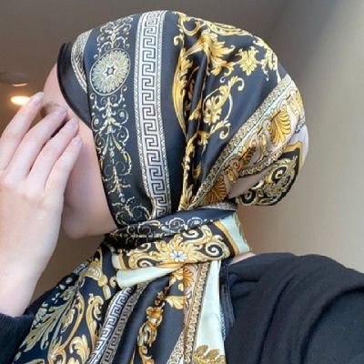 KokoPetite's profile picture. Une fille qui travaille dûr pour son rêve
insta : with_kawo_all_in_green