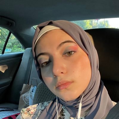 Slowly unlearning my self-deprecation. I’m 25. SU ‘22 🇱🇧 skating 🛼